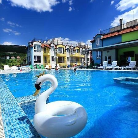 Modern Delux Apartments In Flowers&Pool Private Complex Balchik Exterior photo