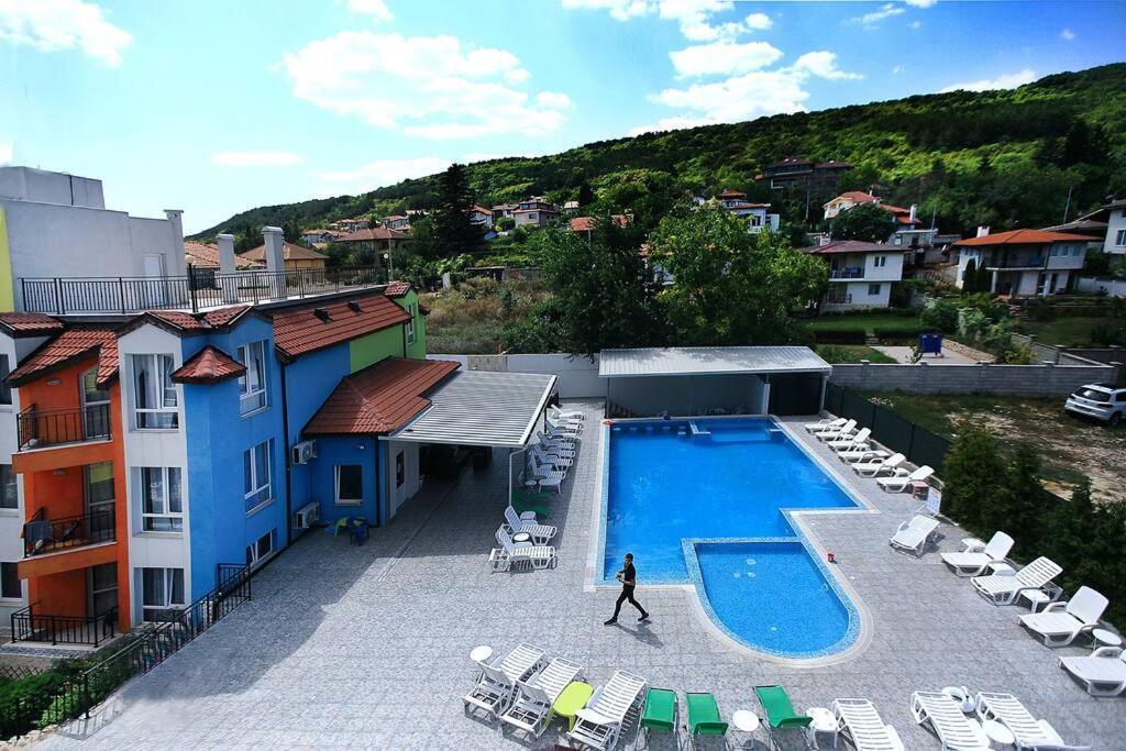 Modern Delux Apartments In Flowers&Pool Private Complex Balchik Exterior photo