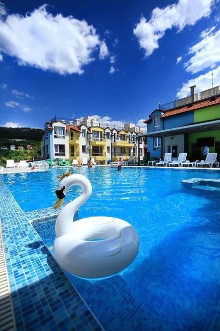 Modern Delux Apartments In Flowers&Pool Private Complex Balchik Exterior photo